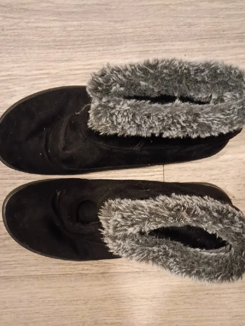 Black Faux-Fur Cuff Winter Boots for Women – Quilted Slip-On Style